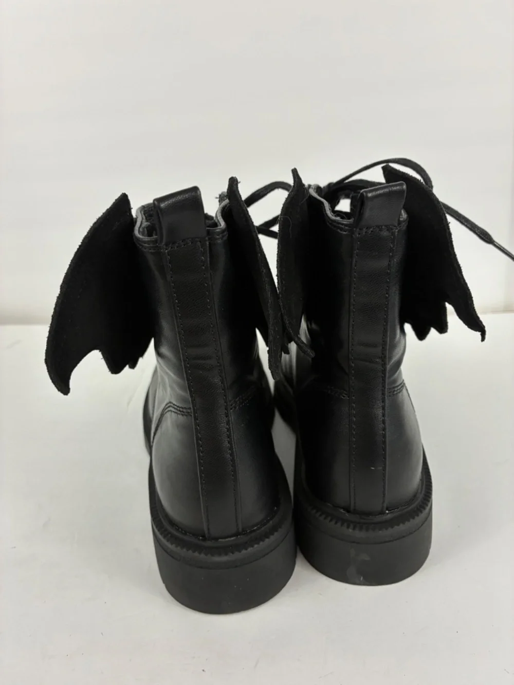 Bat Wing Combat Boots NEW 3.5 Black Lace-Up Lug Sole Ankle Smooth Vegan Leather